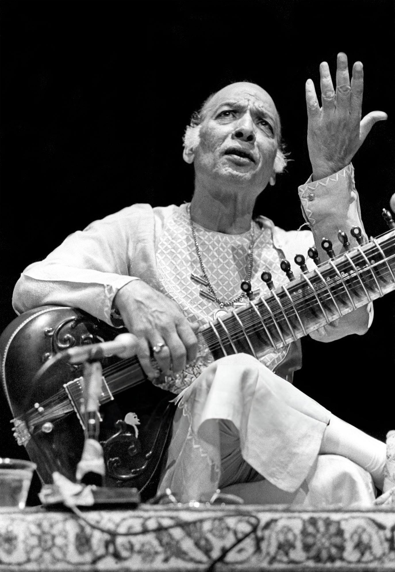 Ustad Vilayat Khan